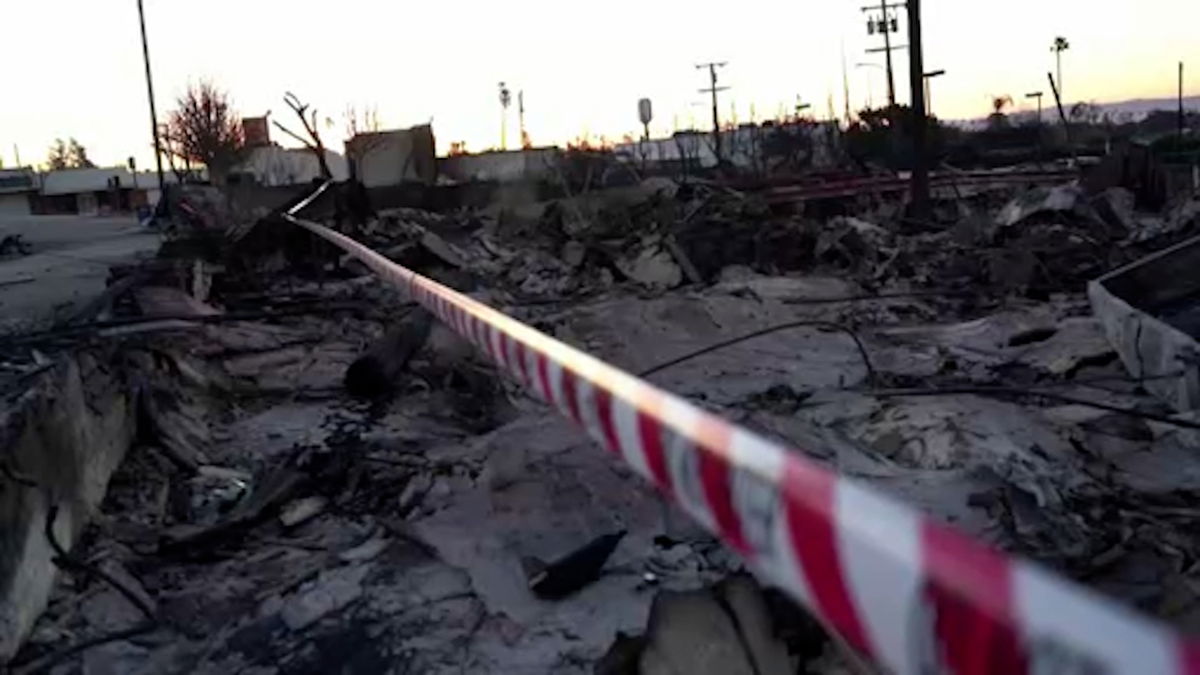 California’s lt. gov. tours aftermath of massive wildfires