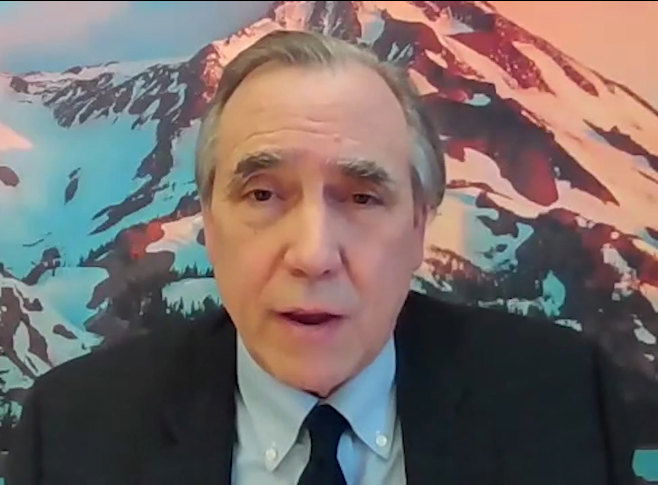 Oregon Senator Jeff Merkley critical of federal funding freeze as White House rescinds move