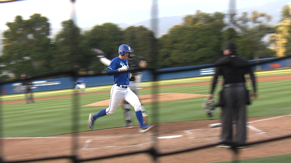 Gauchos even up series with 5-4 victory to snap Mustangs 12-game road win streak