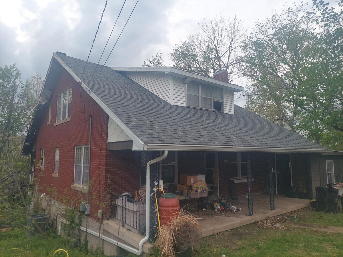 Jefferson City firefighter injured during Thursday house fire