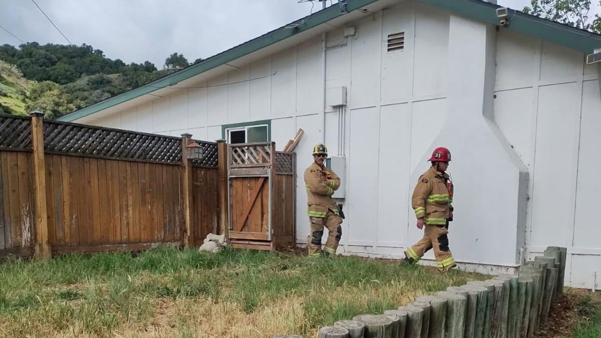 Crews put out ranch house fire in Los Alamos Saturday morning