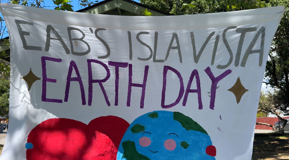 Isla Vista holds Earth Day event with live music and educates on use without waste