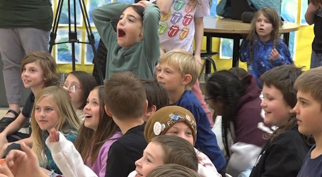Lava Ridge Elementary students get free helmets