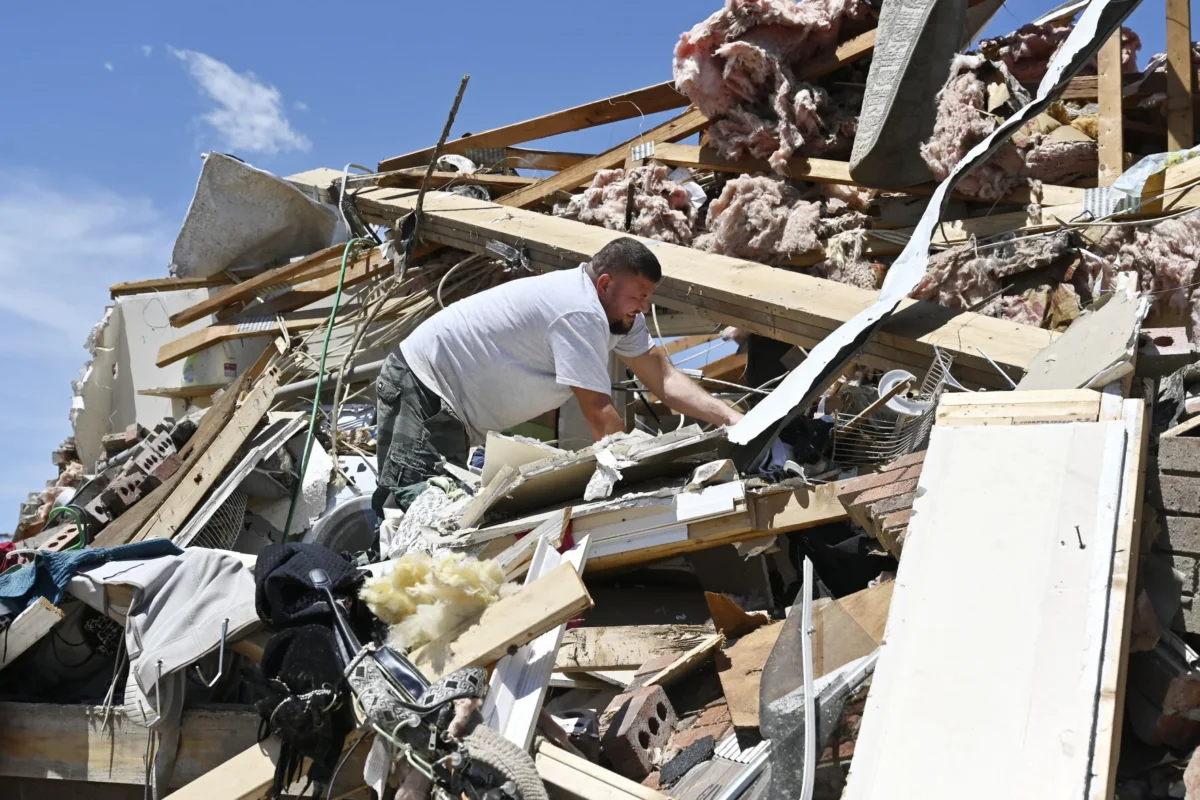 More severe weather pummels the central US as thousands recover from deadly tornadoes