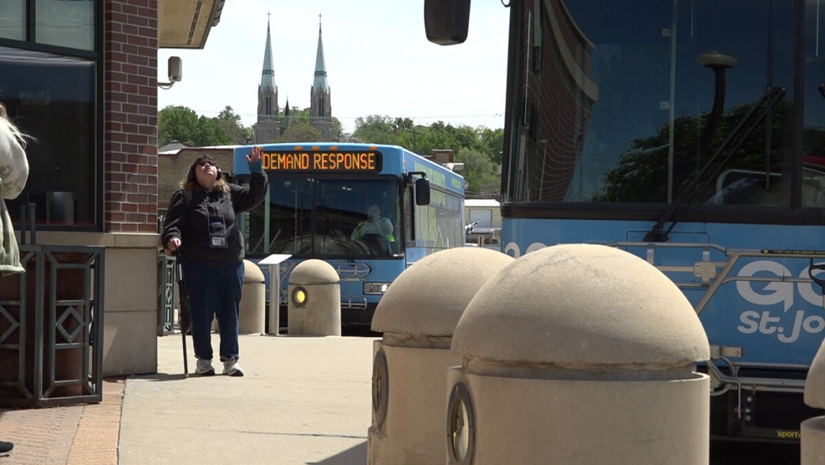 Missouri bill would allow firearms on public transit