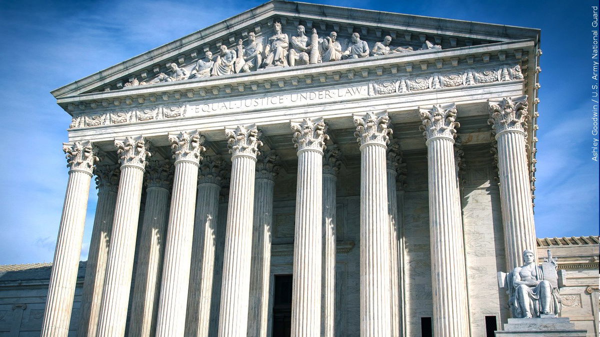 Trump admin asks Supreme Court to allow deportation of Venezuelans