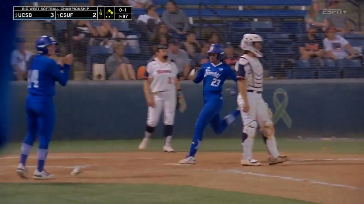 Gauchos win 2nd straight elimination softball game as they knock off #1 seed Fullerton
