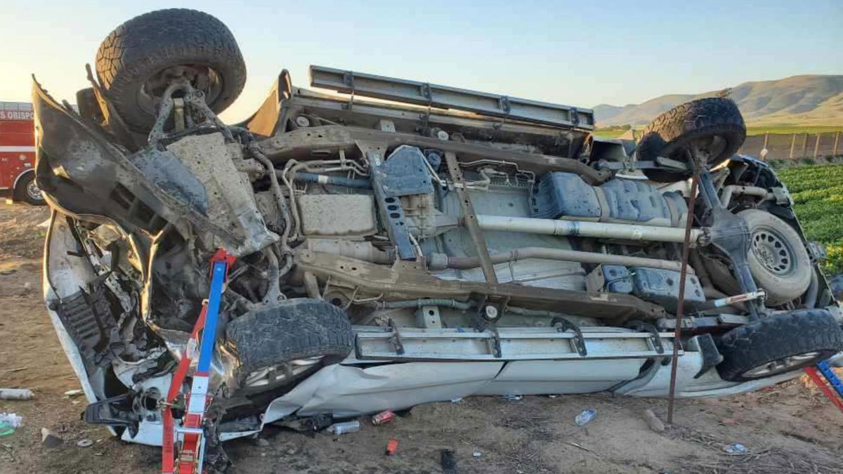 Two dead in three-car crash in Nipomo Monday night