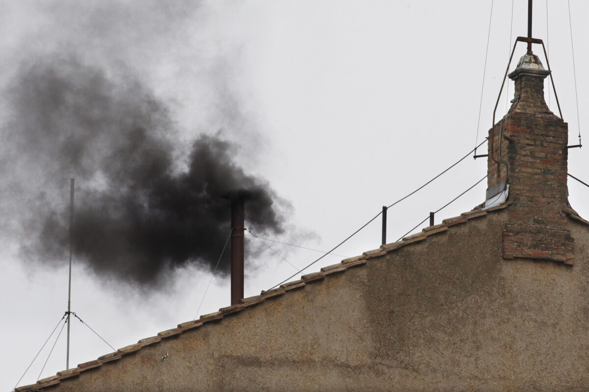 Cardinals fail to pick new pope on day one of the conclave