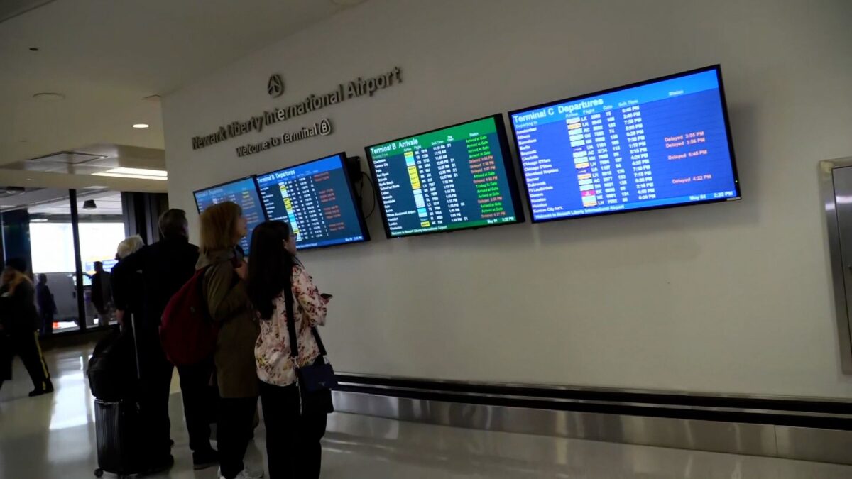 Air traffic controllers lost communication with Newark planes – leading to widespread delays after they took leave for trauma