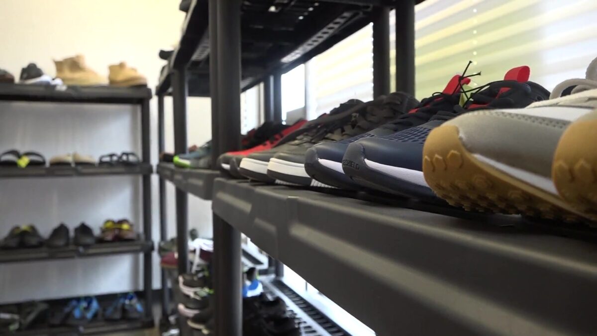 New discount shoe store opens on the South Side