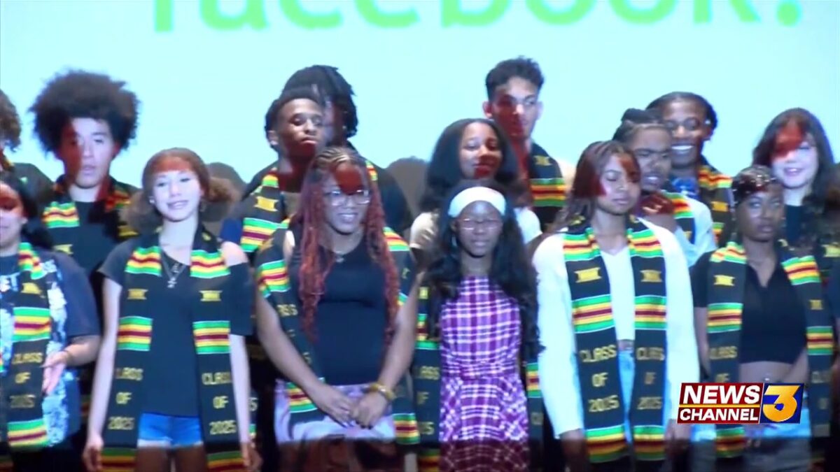 PSUSD African American 2025 grads receive Kente Stoles symbolizing culture and heritage