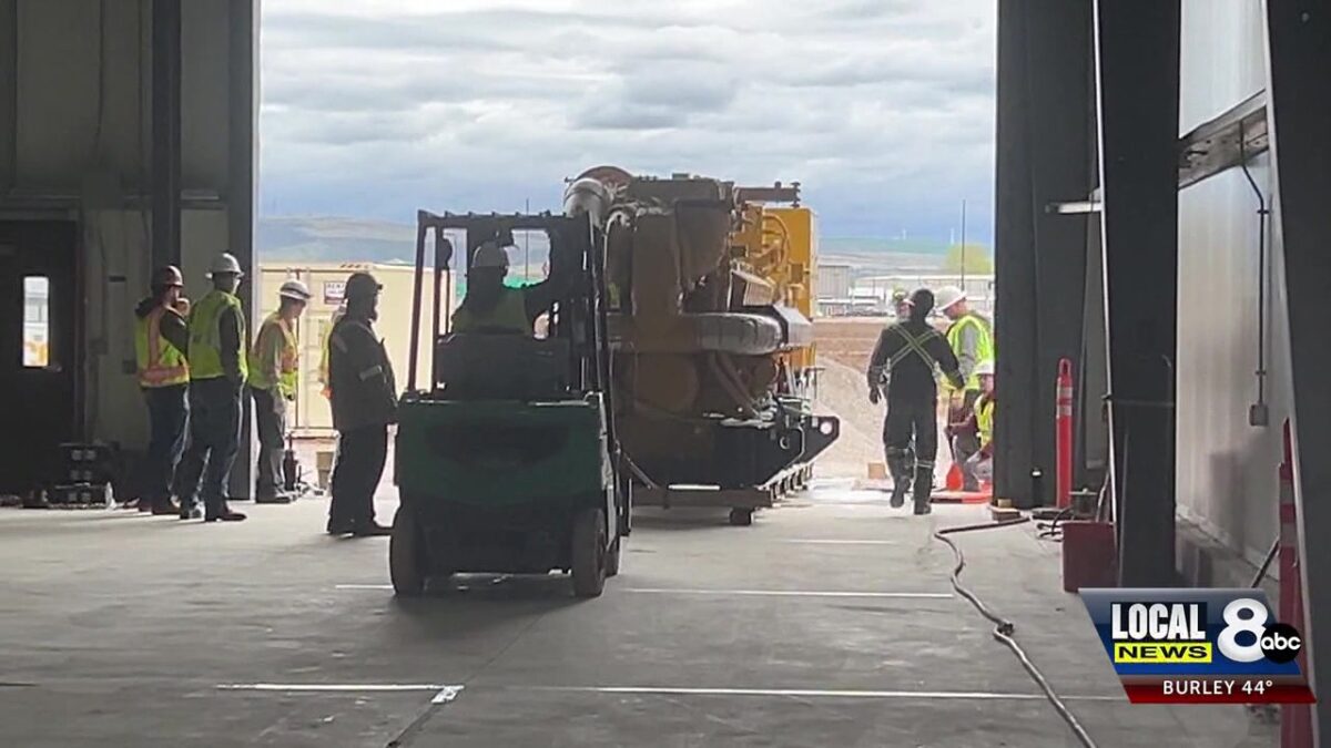 Natural gas-burning generators arrive for Idaho Falls Power