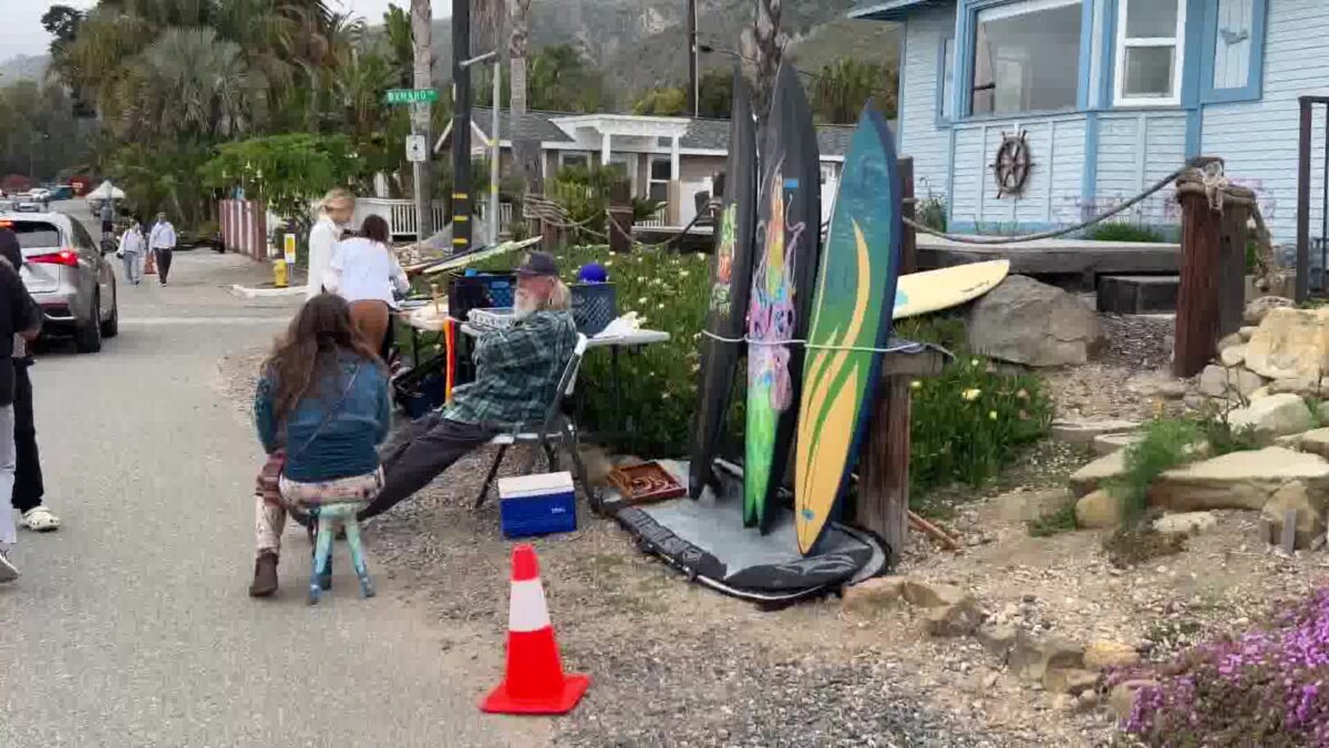 La Conchita Yard Sale attracts bargain hunters