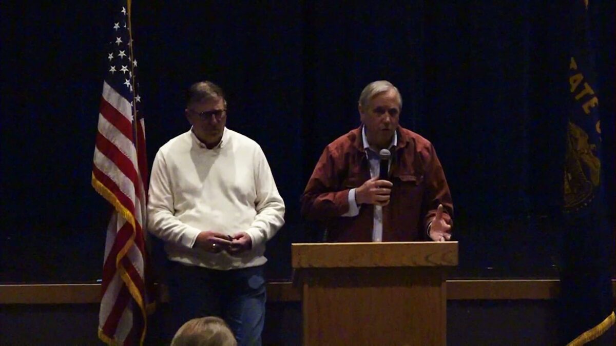 Senator Merkley hosts three Central Oregon Town Halls 