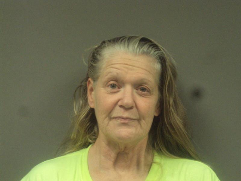 Moberly woman faces charges after allegedly stabbing man in back