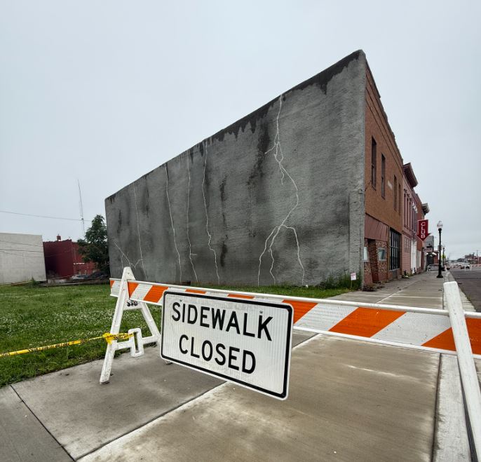 ‘Structural concerns’ of vacant Sedalia building lead to sidewalk