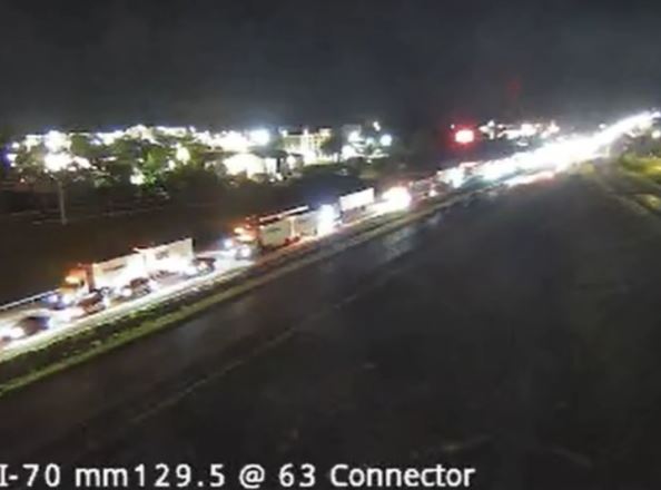 Crash blocks traffic on I-70 in Columbia