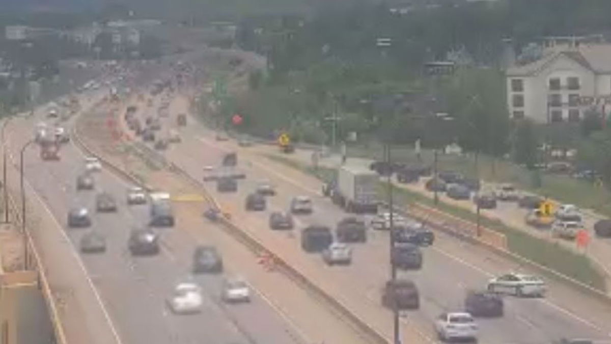 Crash on I-25 southbound near Garden of the Gods slowing traffic