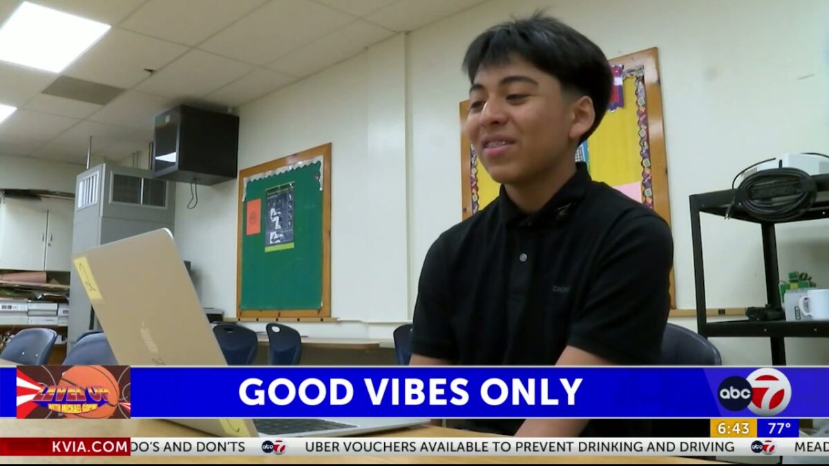 Good Vibes Only: Typing teen shows off speedy skills