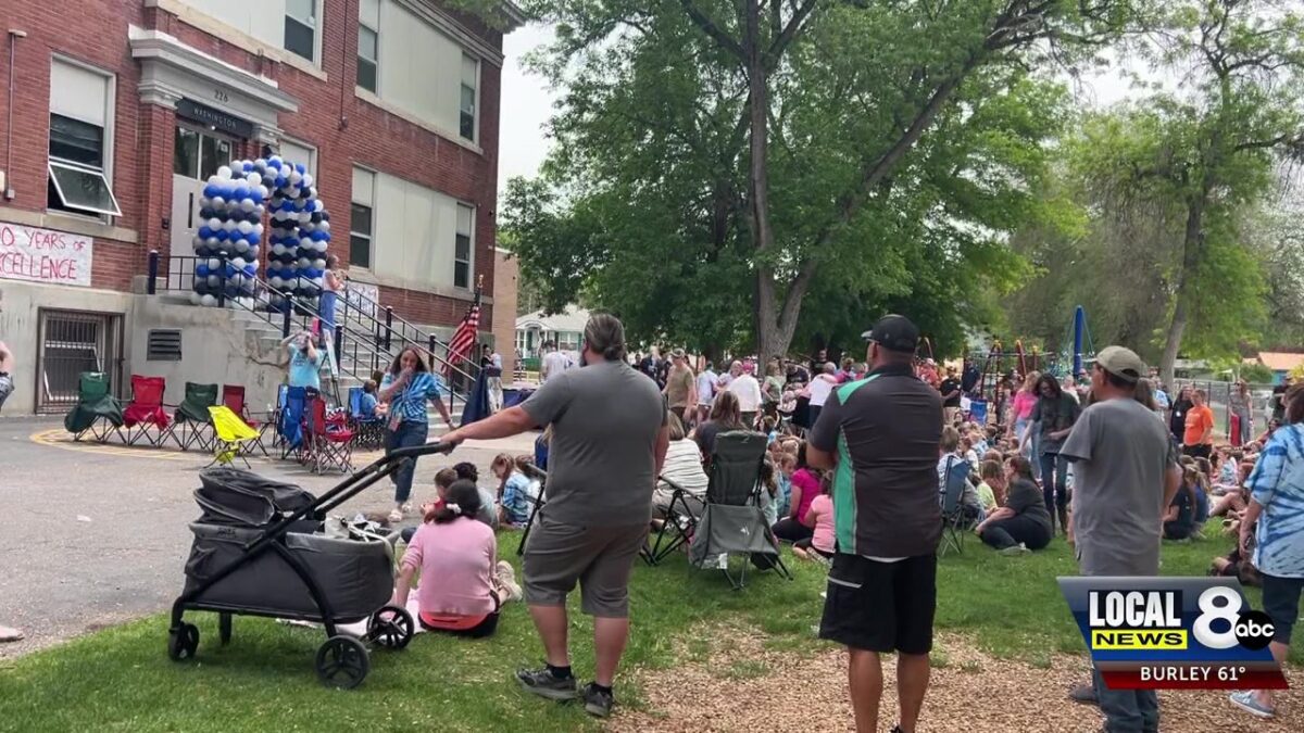 Hundreds gather to celebrate Washington Elementary School ahead of closure