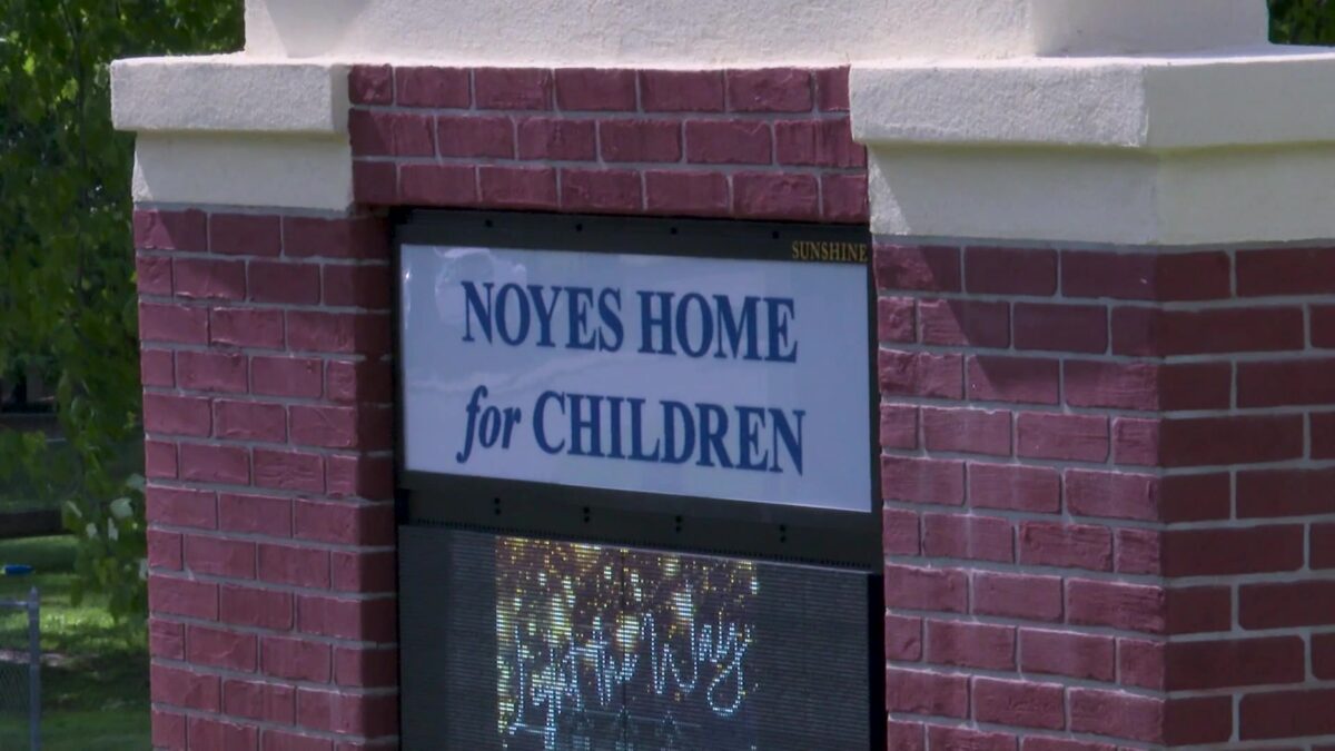 Noyes Home for Children receives donation of electric sign