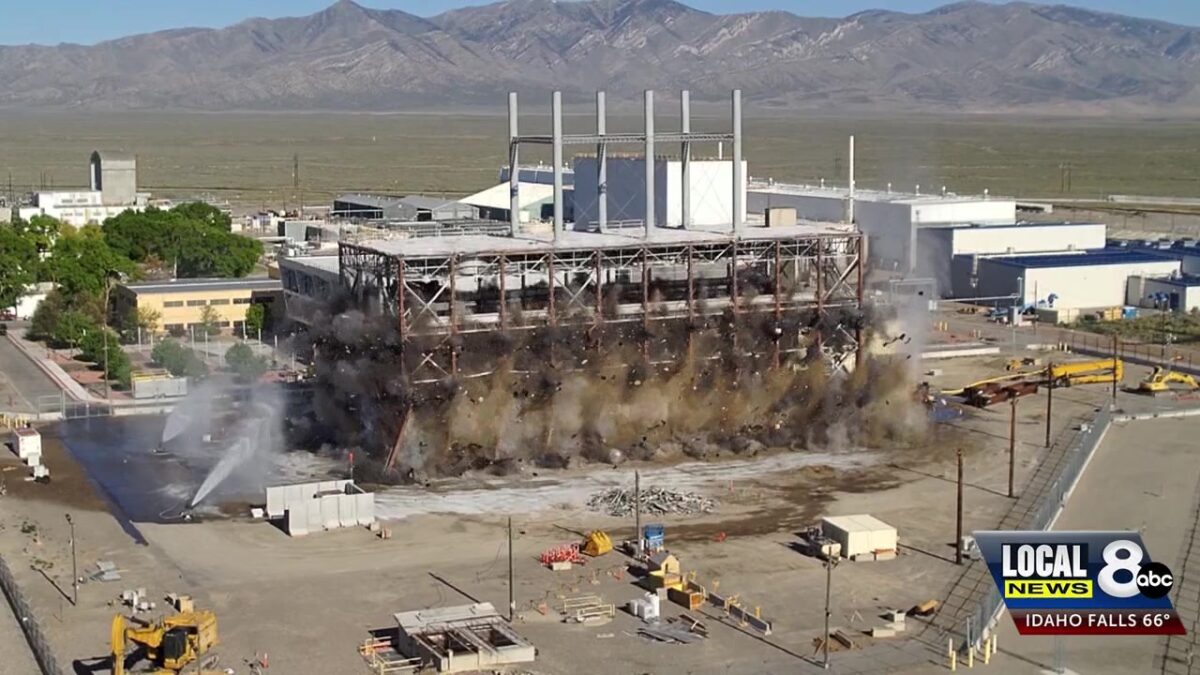 Demolition crews take down Idaho Naval Reactor Prototype building