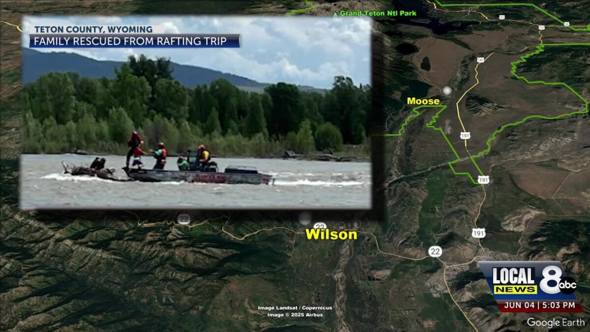 Family rescued after raft gets stuck on Snake River