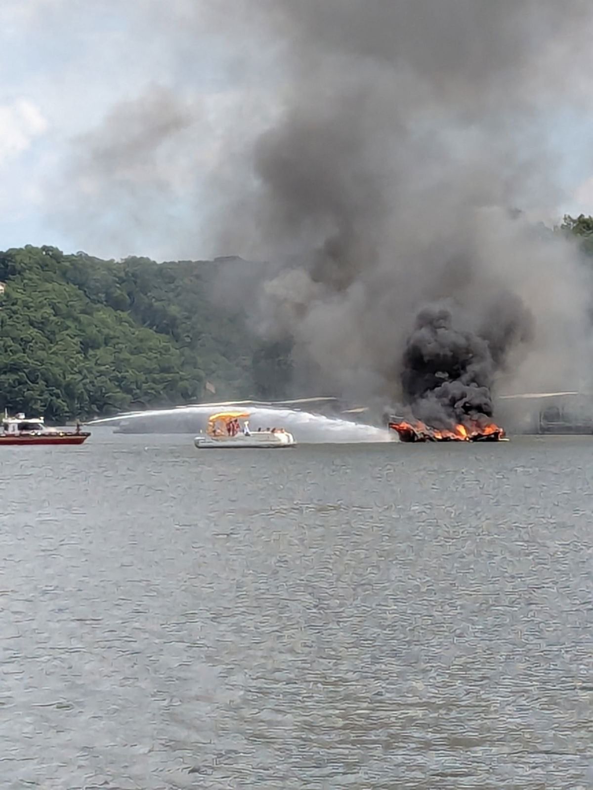 Man injured in Lake of the Ozarks boat explosion