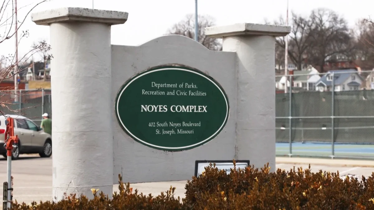 Noyes Complex Building temporarily closed for two weeks