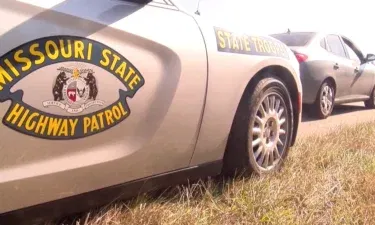 Fulton woman seriously injured in I-70 crash after vehicle stuck between barrier