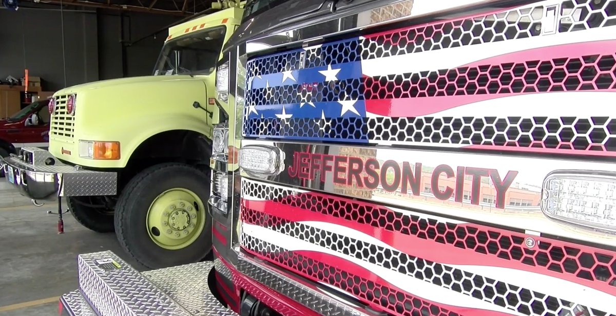1 treated at scene after fire at Jefferson City kitchen fire
