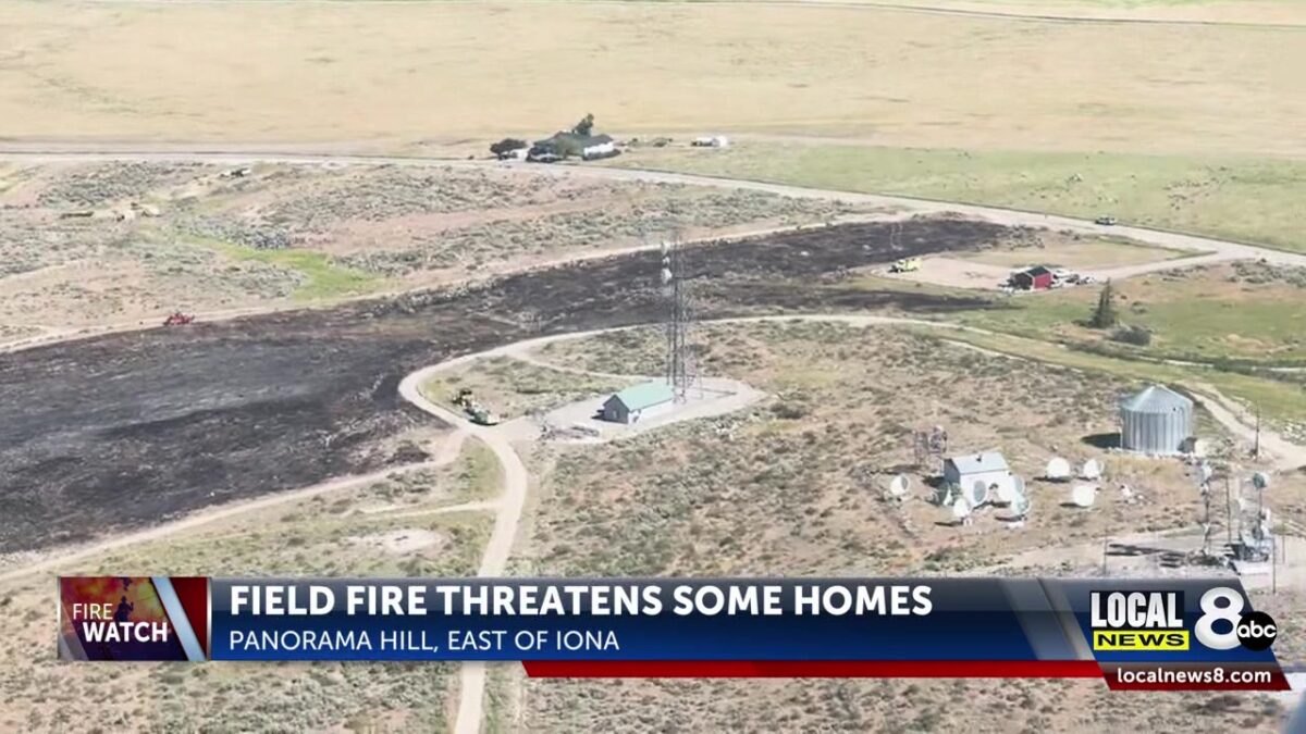 Close call; homeowners return home after field fire near Iona