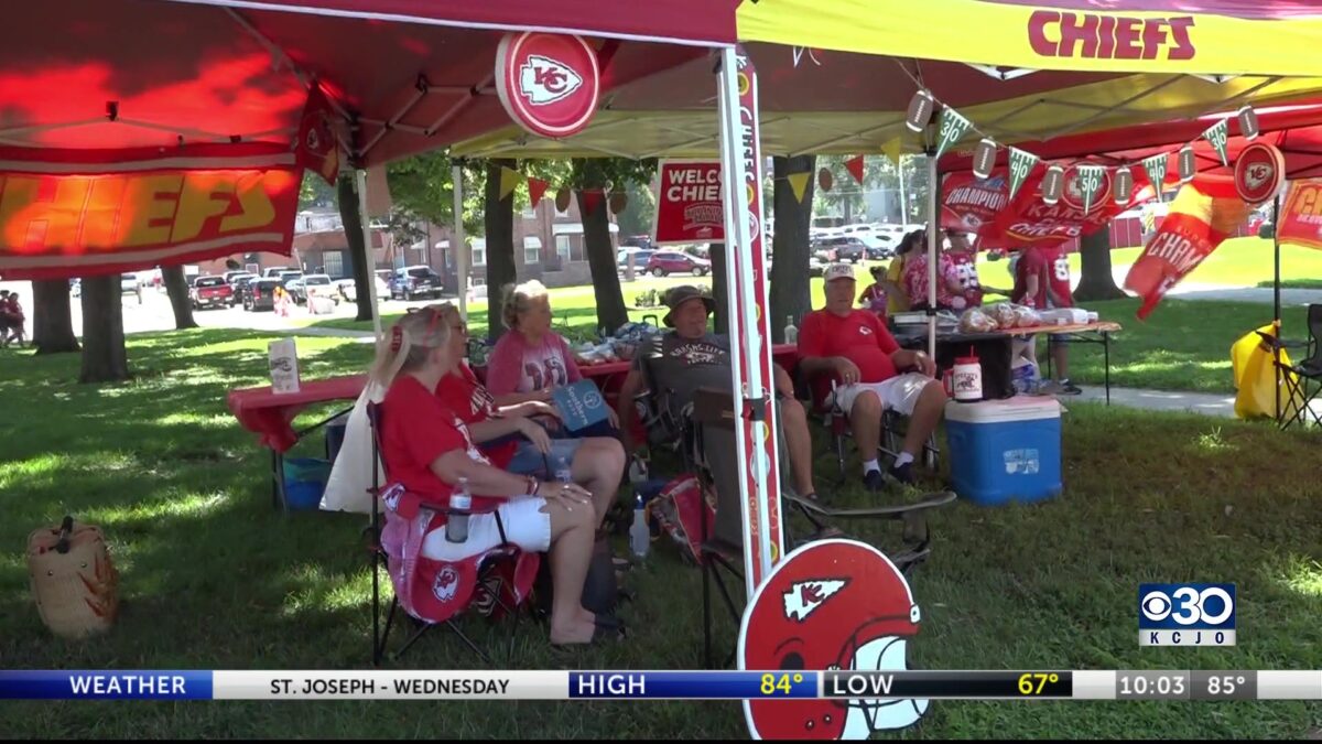 Chiefs kick off training camp with Red Rally in downtown St. Joseph