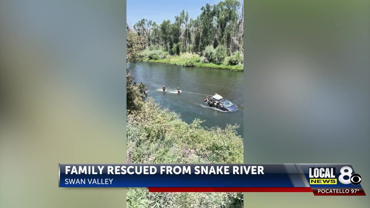 Utah family rescued after their van rolls into the Snake River