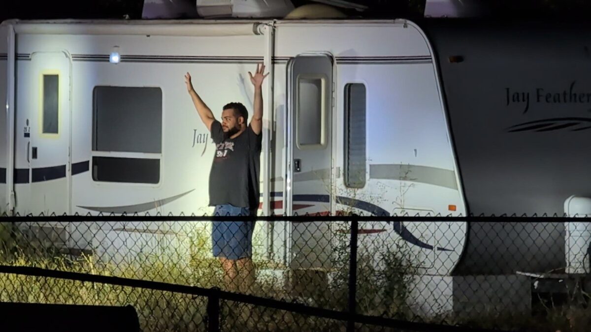 Barricaded Prineville man armed with knife surrenders to Central Oregon SWAT team