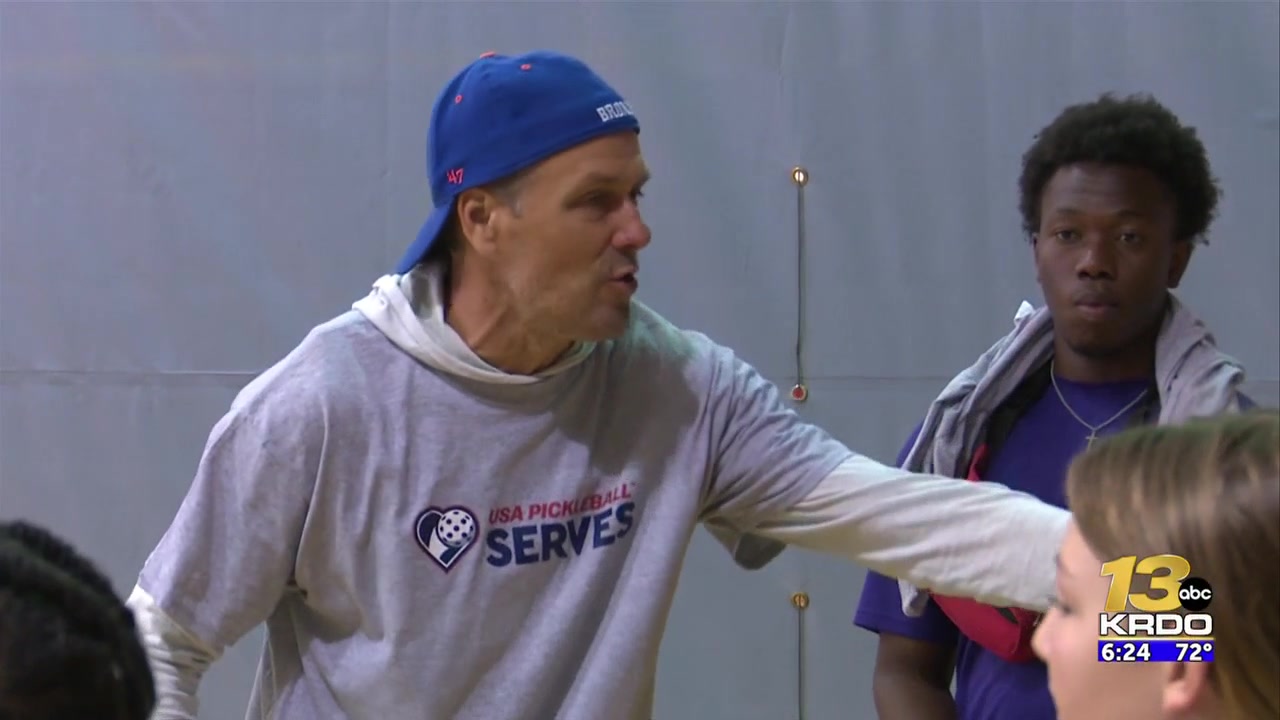 Former Broncos quarterback Jake Plummer teaches Pickleball to kids in Colorado Springs