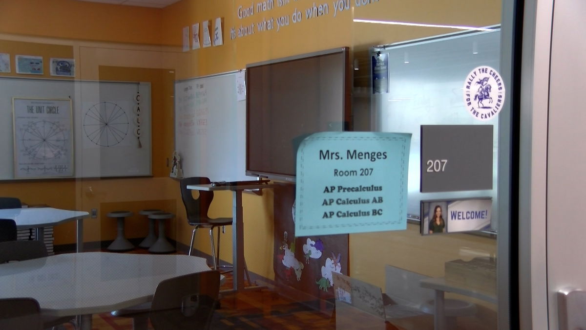 Jefferson City students get ready to return to the classroom without their phones