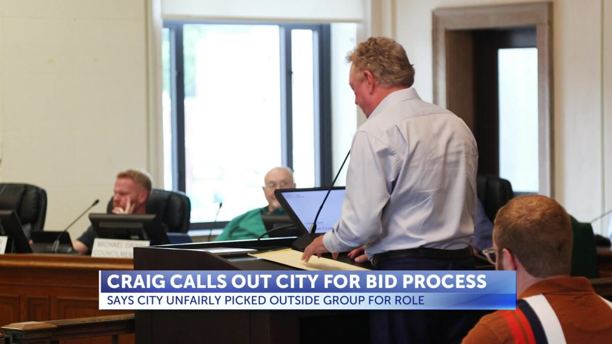 Craig accuses city of improperly selecting group for key airport operator lease