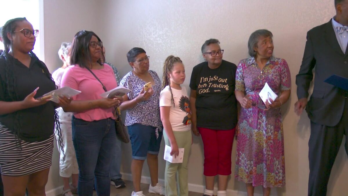 Habitat for Humanity holds ribbon cutting