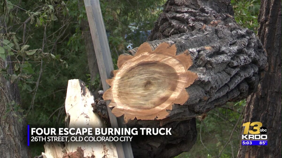 4 people narrowly escape from burning truck after crash on Hwy 24