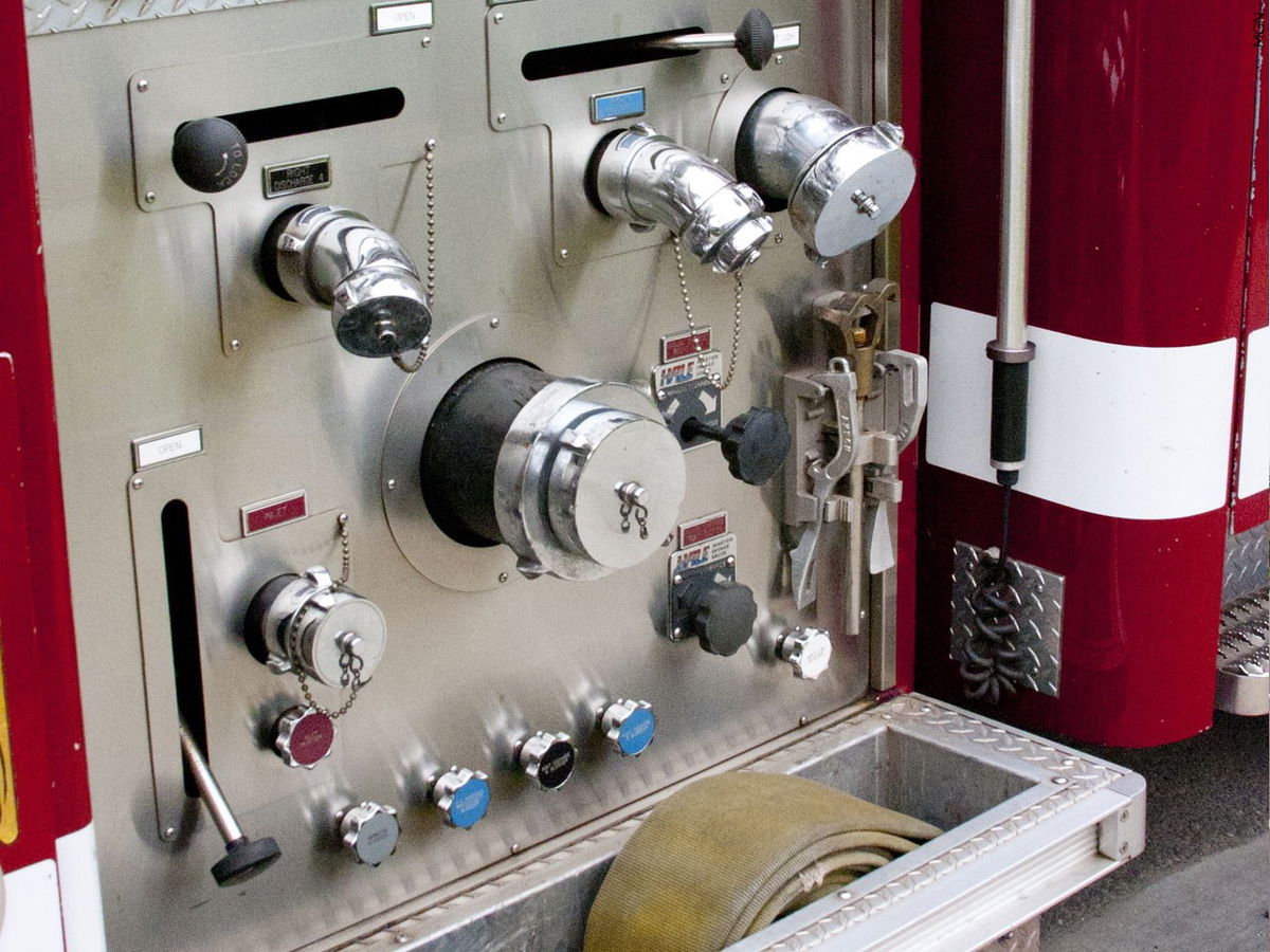One killed in Pulaski County house fire