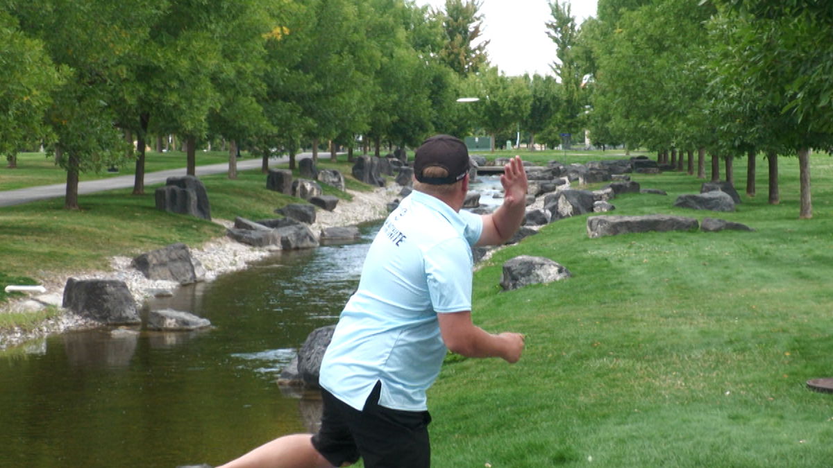 Dozens meet for disc golf championship