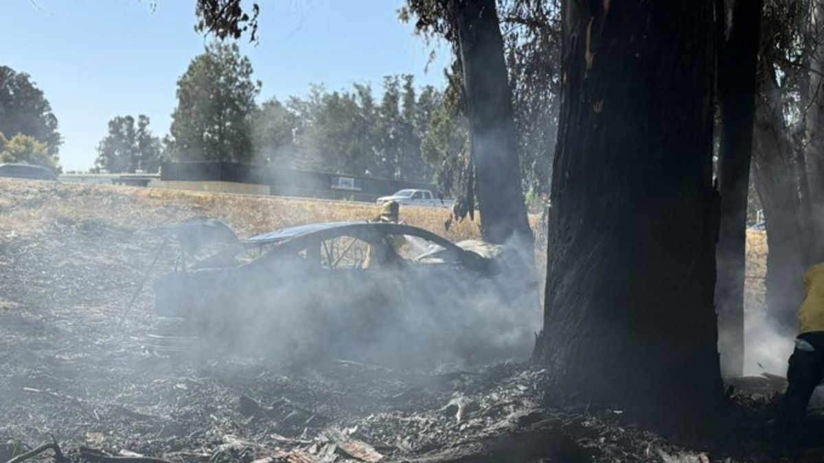 Car fire spreads to vegetation in Nipomo