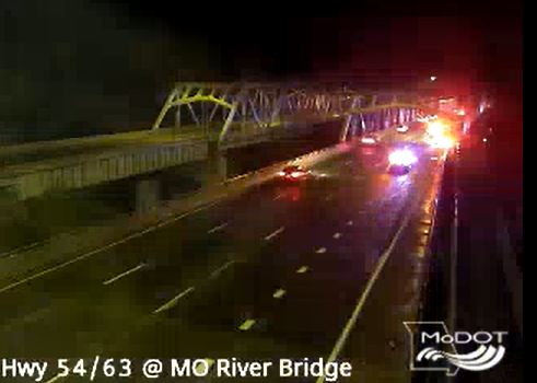 1 injured in crash that closed 2 lanes of Missouri River bridge
