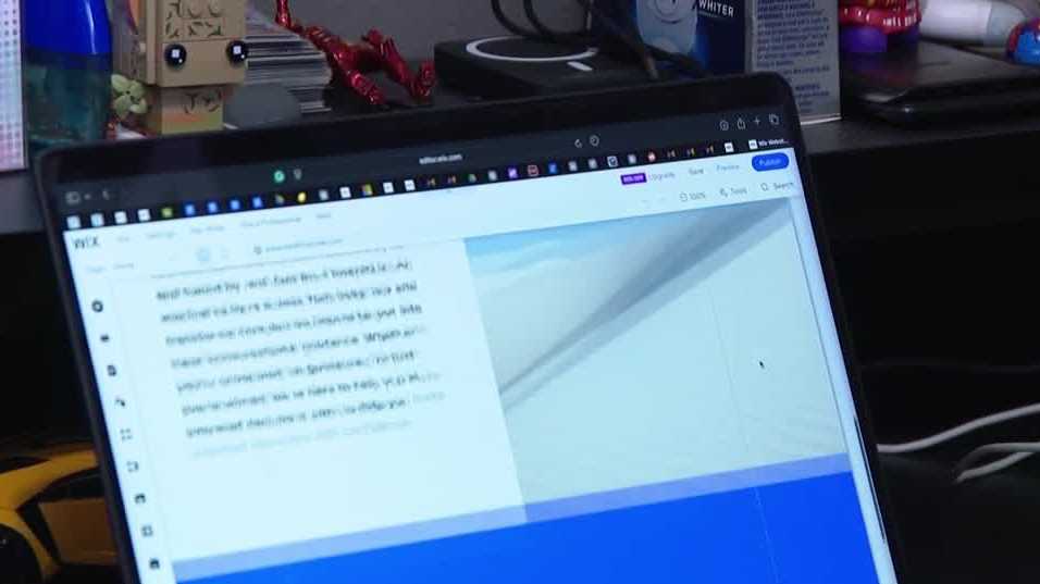 A new artificial intelligence chatbot created by a group of teenagers aims to make it easier to understand the American health care system.