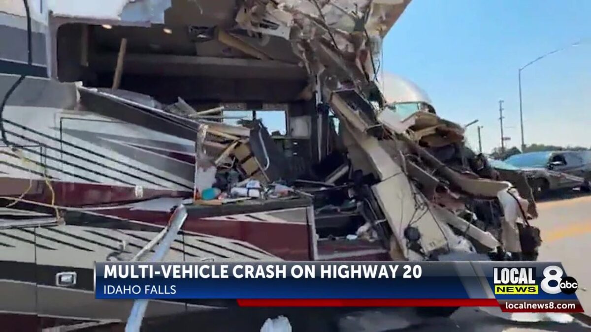 Chain-reaction crash clogs US-20