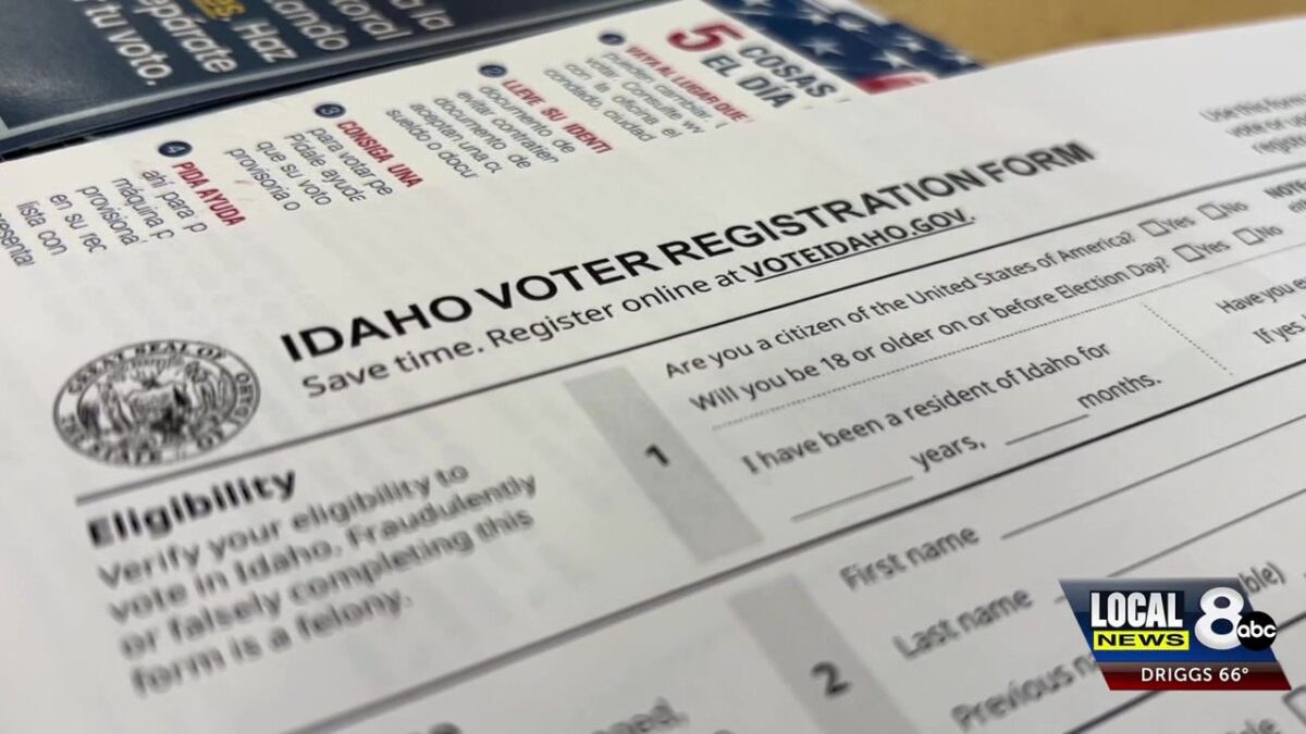 League of Women Voters set up shop at ISU for National Voter Registration Day event