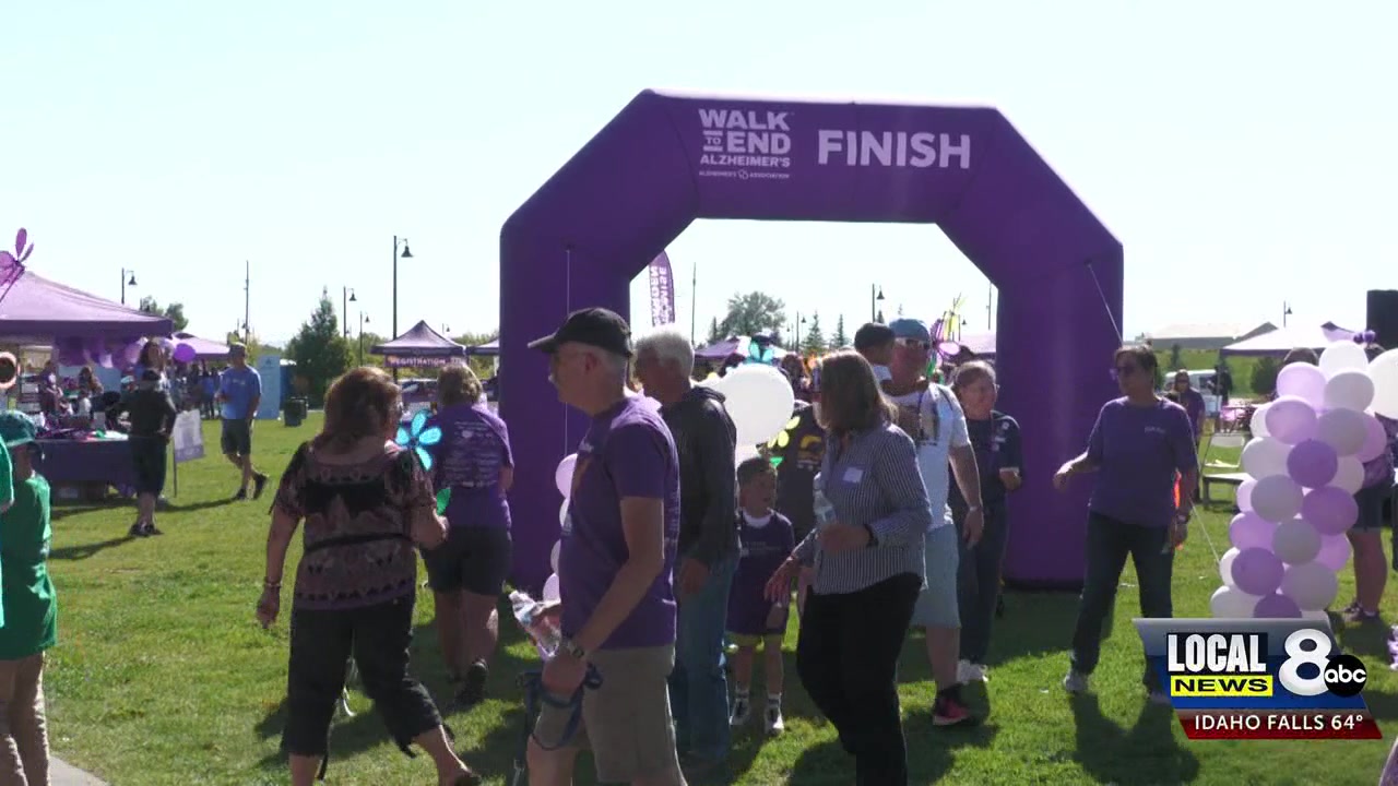Hundreds join Walk to End Alzheimer’s