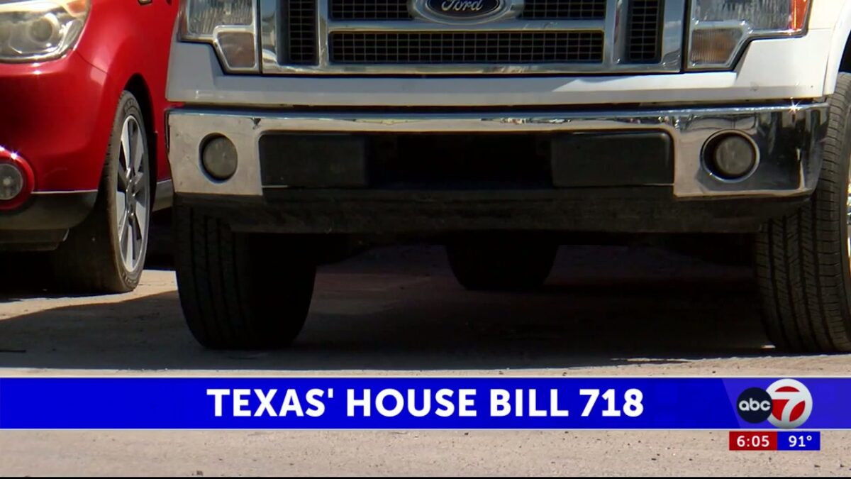Borderland auto dealers raising concerns over new rule banning paper license plates